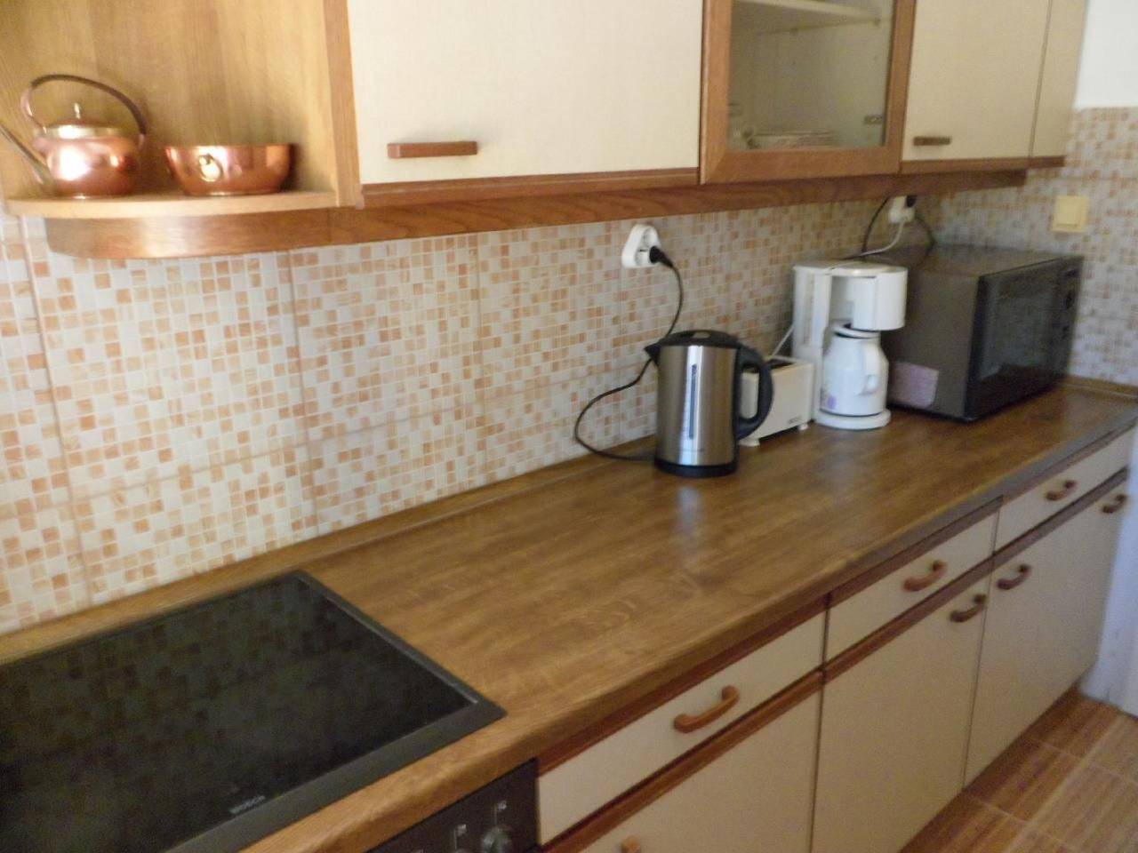 Appartement entier, Appartement A in Strandnähe mit Terrasse und Grill in Balatonföldvár, Rive sud du lac Balaton