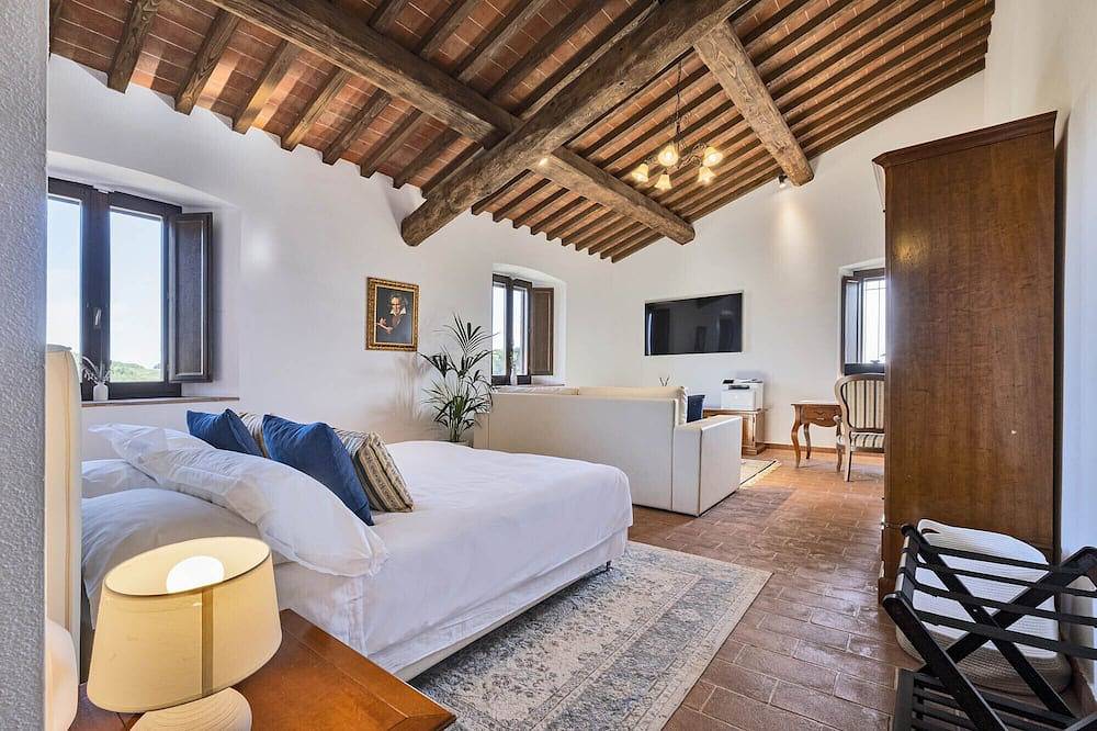 Isola Serena Newly Expanded Private Luxury Villa, Tuscany, Infinity Pool & Views in Castellina in Chianti, Chianti