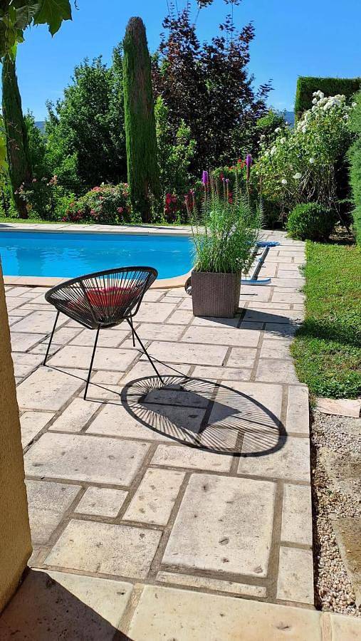 Location de vacances pour 6 personnes, avec jardin ainsi que vue et piscine, animaux acceptés à Dauphin (homonymie) - 3