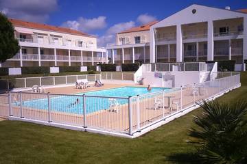 Gîte pour 4 personnes, avec terrasse dans Plage de Tanchet