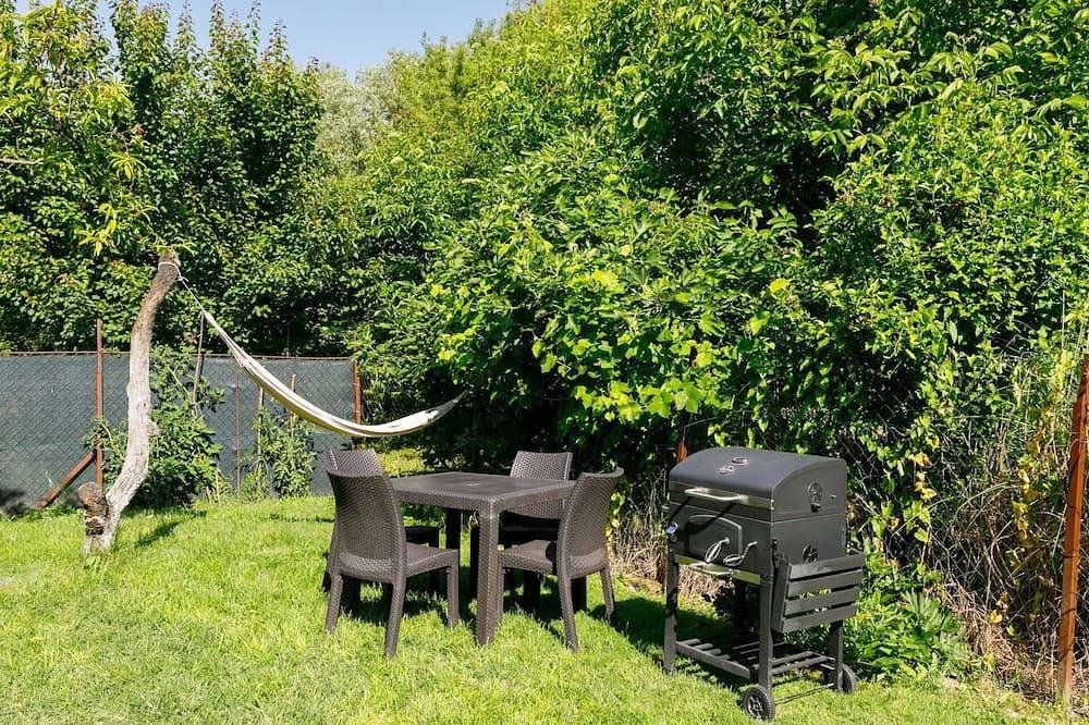 Ganze Wohnung, Herrliche Wohnung für 6 Personen mit Klimaanlage,  W-Lan, Tv, Balkon und Parkplatz in Balatonszemes, Plattensee Südufer