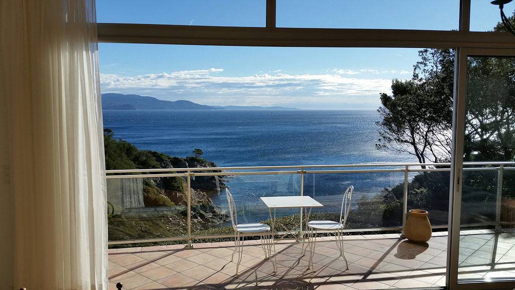 Villa "altitude 50" cap Bénat pieds dans l’eau in Cap Bénat, Bormes-les-Mimosas