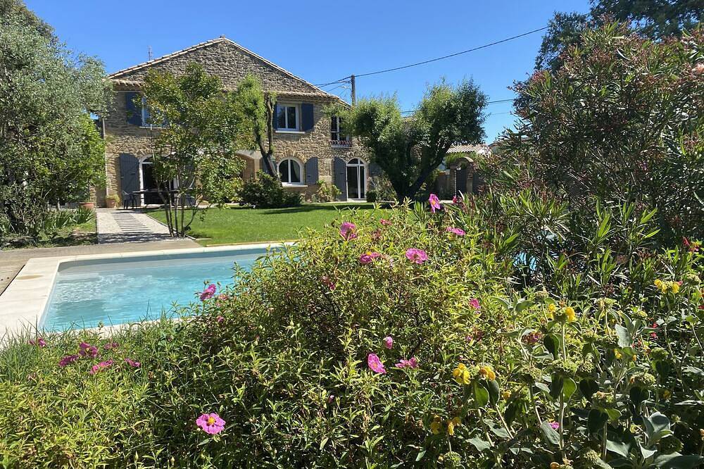 Casa de carácter con jardín y piscina vallada casa in Suze-la-Rousse, Región de Nyons