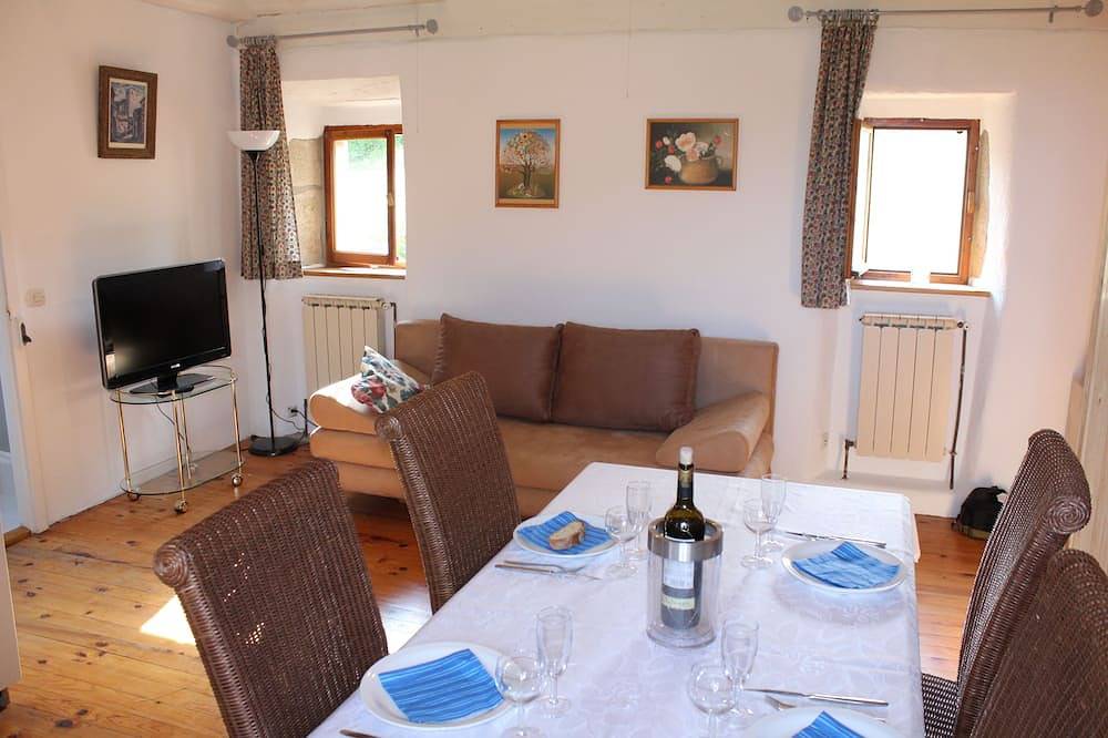 Gîte à la frontière de l'Ardèche et des Cévennes pour 4- 8 personnes in Aujac, Parc national des Cévennes