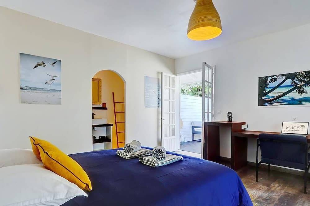 Bungalow with heated swimming pool and garden 5 minutes from the beach in L'Étang-Salé, La Réunion