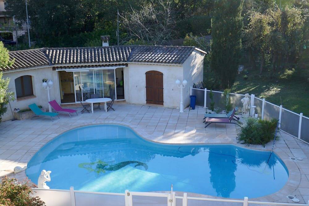 Entre monaco et Cannes villa 2 pièces avec piscine privative au calme in Roquefort-les-Pins, Côte méditerranéenne (France)