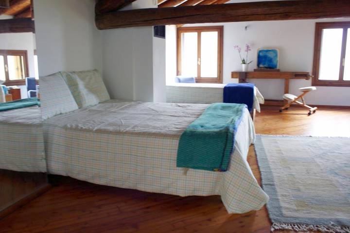 Chambre d’hôte pour 4 personnes, avec vue et jardin, animaux acceptés