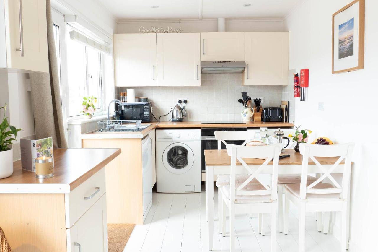 Two-Bedroom House in Holywell Bay, Cornwall