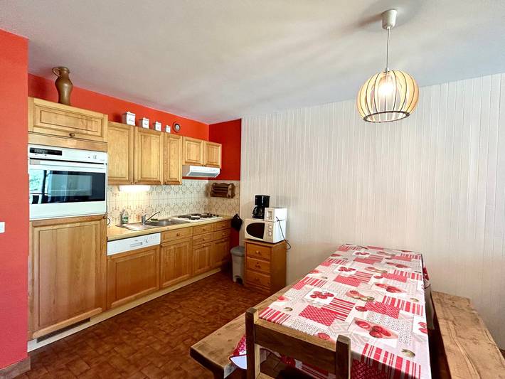 Ganze Wohnung, Gemütliche 3-Zimmer-Wohnung, zentrumsnah, Pisten und Aktivitäten, ideal für 8 Personen in La Clusaz, Annecy und Umgebung