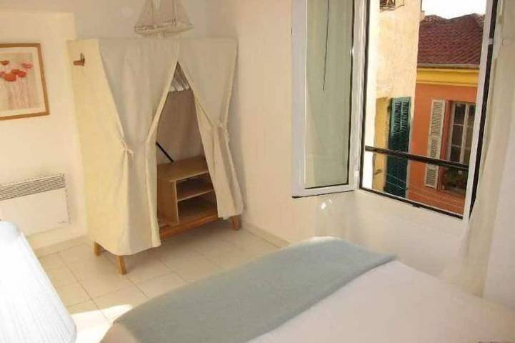 Appartement entier, Superbe et lumineuse Ensoleillé 1bed Apt, au cœur de la vieille ville historique in Villefranche-sur-Mer, Côte méditerranéenne (France)