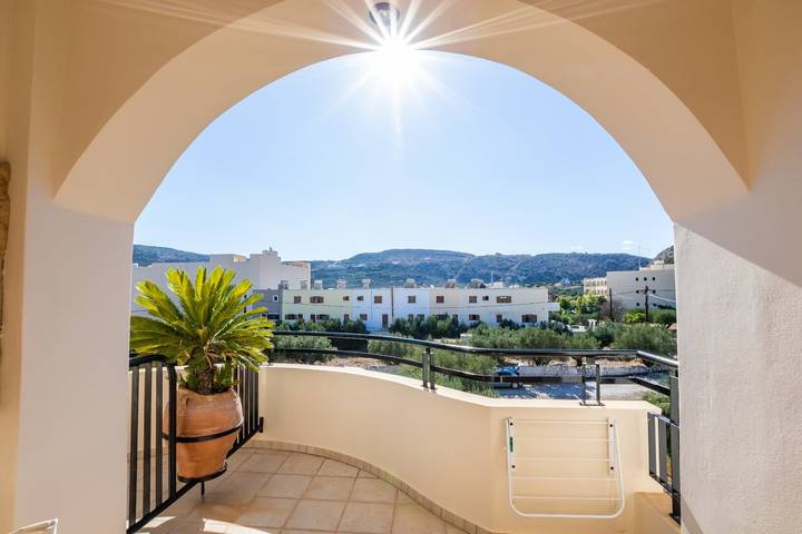 Ferienwohnung für 4 Personen, mit Balkon und Garten auf Karpathos