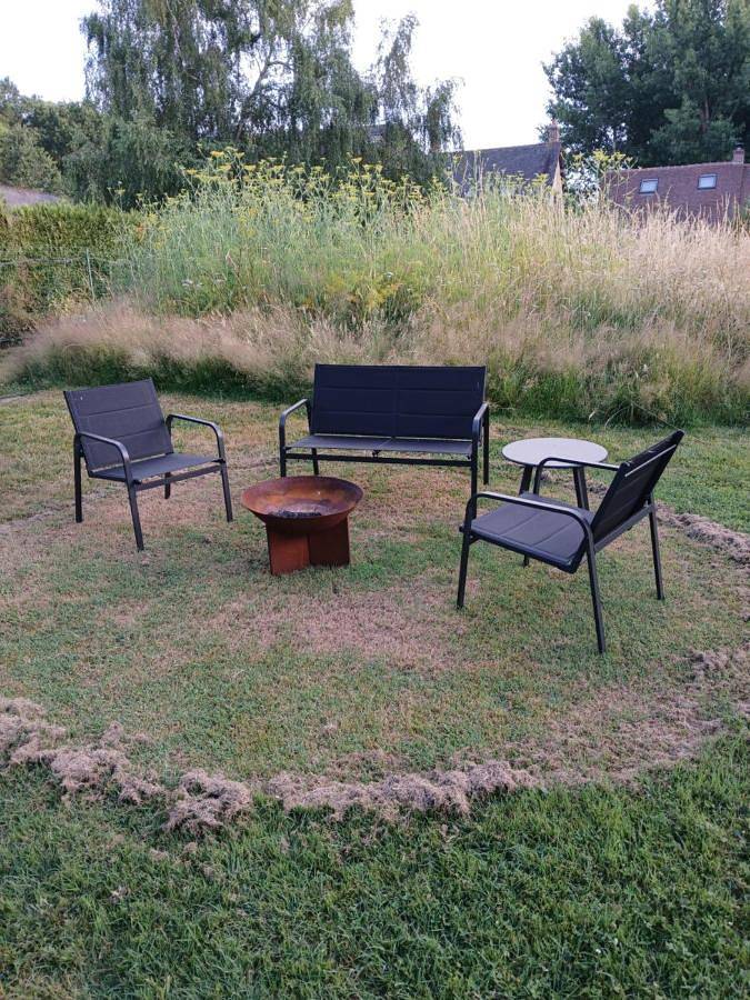 Charmante petite maison de campagne avec terrasse et jardin à 7min du zoo de la Flèche in Clefs-Val d'Anjou, Vallée de la Loire