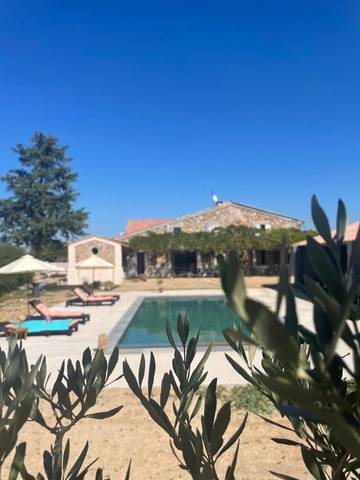 Maison d’hôte pour 2 personnes, avec piscine ainsi que jacuzzi et jardin à Gréoux-les-Bains