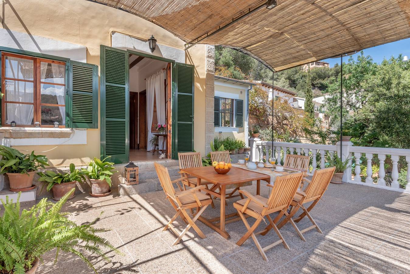 Villa sulla Spiaggia con Vista Mare a Port de Sóller. Giardino e Wi-Fi in Port de Sóller, Sóller