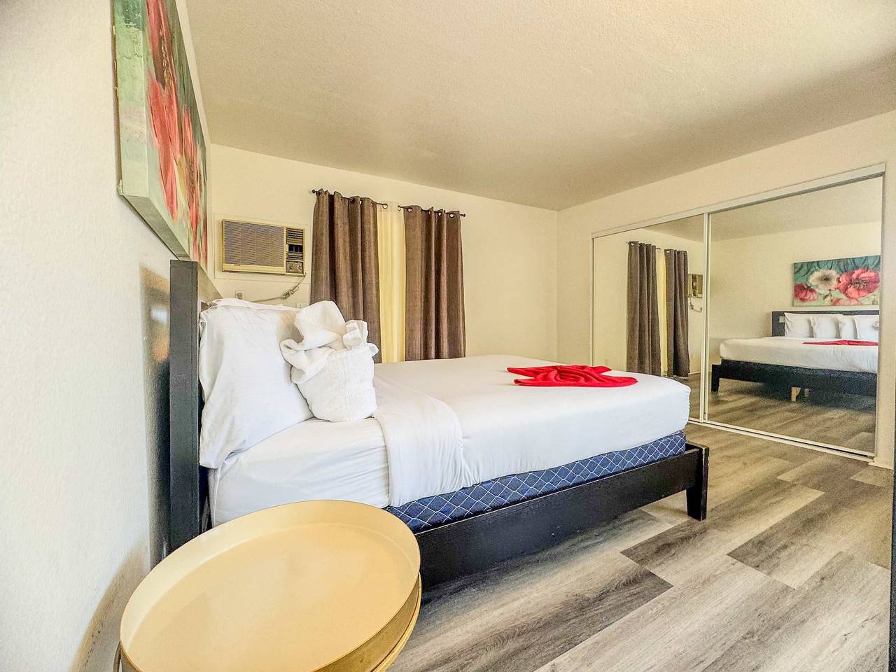 Entire apartment, 307 A Loft near San Diego Downtown Parking incl  in San Diego, San Diego County