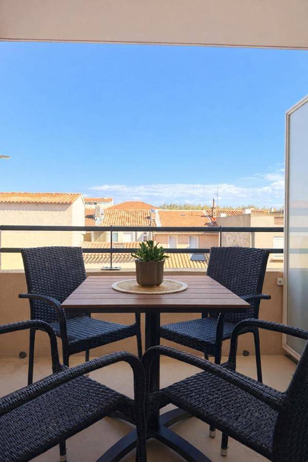 Gîte pour 4 personnes, avec Balcon et Vue à Port-de-Bouc - 3