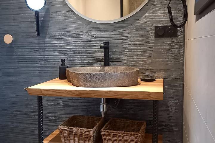 Location de vacances pour 6 personnes, avec jardin à Saint-Denis-en-Margeride - 4