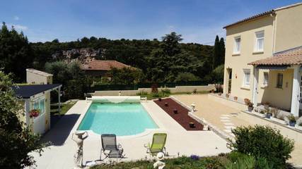 Cottage pour 4 personnes, avec piscine ainsi que vue et jardin à Bourg-Saint-Andéol