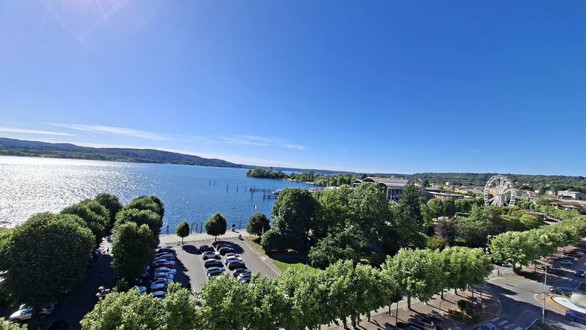 Ganze Wohnung, Panoramawohnung mit Blick auf den Lago Maggiore in Arona (Lago Maggiore), Arona Gemeinde