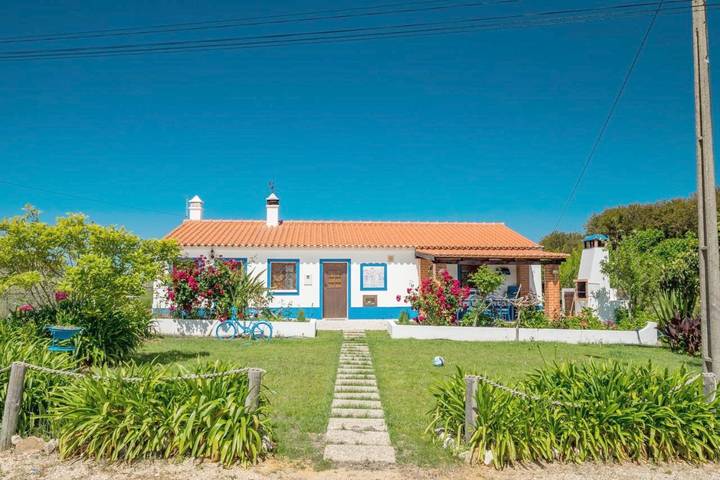 Casa rural para 3 pessoas, com piscina e jardim e ainda vista na Costa Vicentina