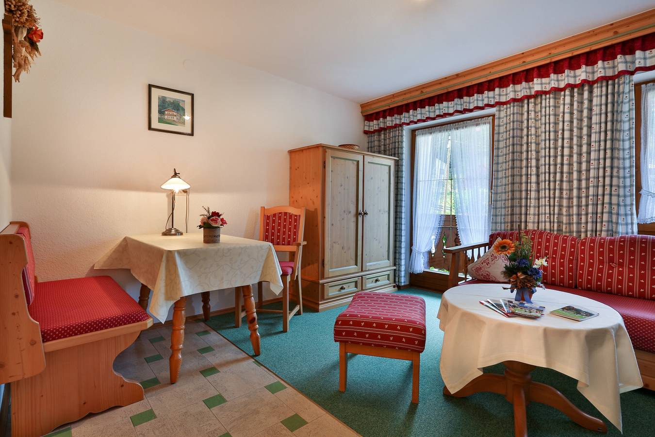 Ganze Ferienwohnung, Gästehaus Freibergeck - Ferienwohnung Untersberg, 1-2 Personen, 38 qm, großer Balkon mit Bergblick in Schönau am Königssee, Berchtesgadener Alpen