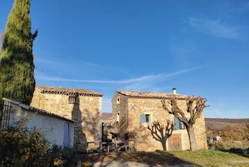 Gîte pour 4 personnes, avec jardin et terrasse, animaux acceptés dans les Alpes-de-Haute-Provence