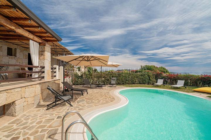 Ferienhaus für 8 Personen, mit Garten in Punta Molara