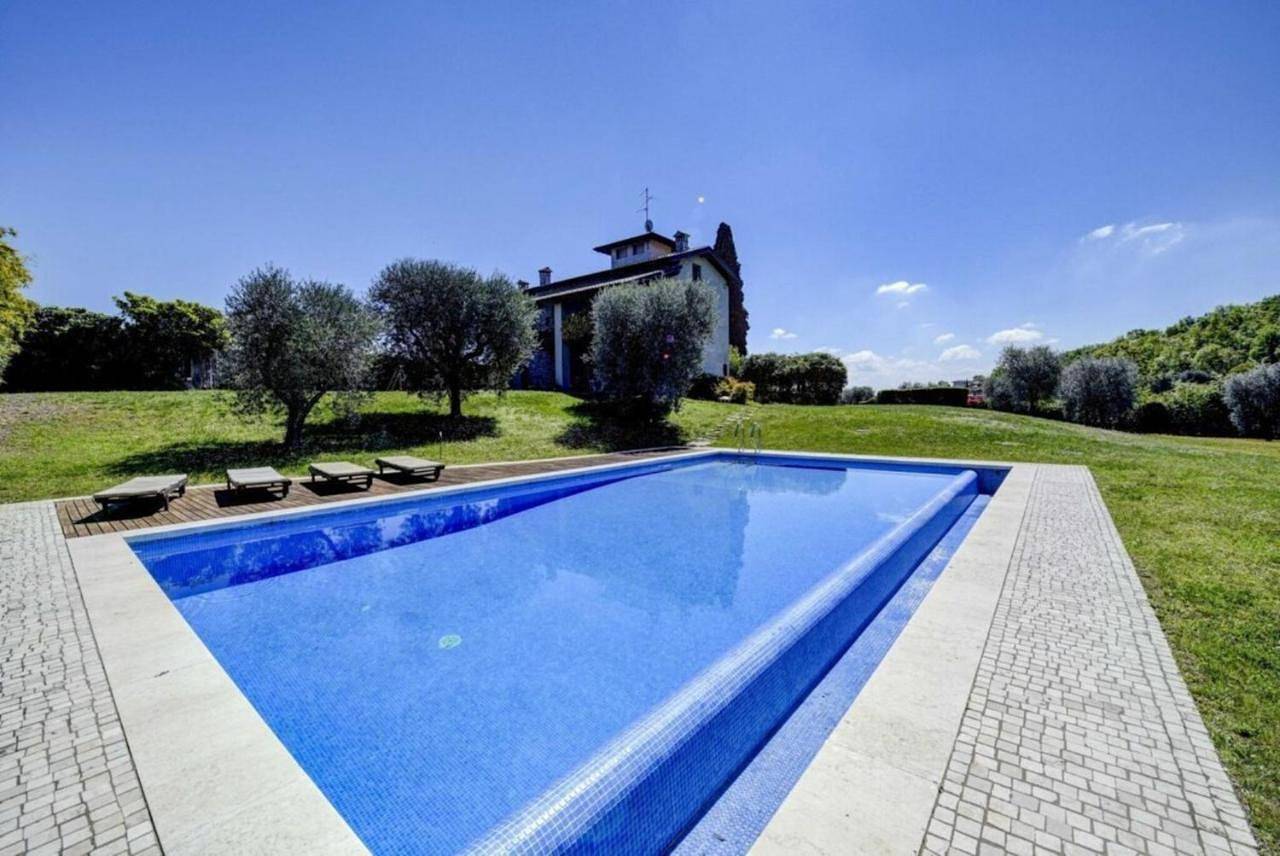 Villa Garda Design - Luxury Villa with Private Pool in Padenghe sul Garda, Prealpi Gardesane