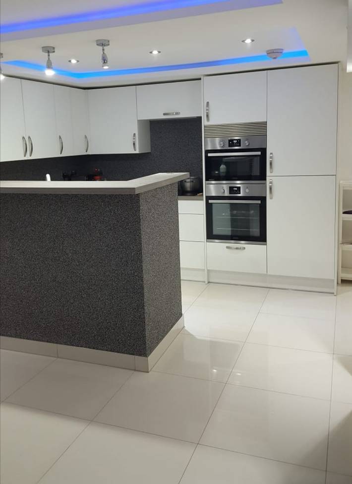 Entire holiday apartment, Lovely 2-Bed Apartment in Coventry in Coventry, Birmingham Area