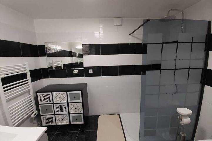 Gîte pour 3 personnes, avec jardin à Aubin - 2