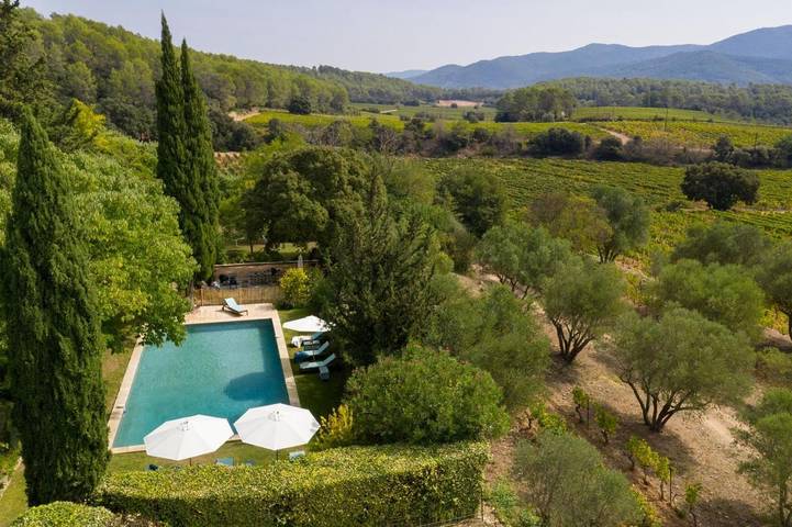 Villa pour 14 personnes, avec Balcon et Jacuzzi ainsi que Terrasse et Jardin