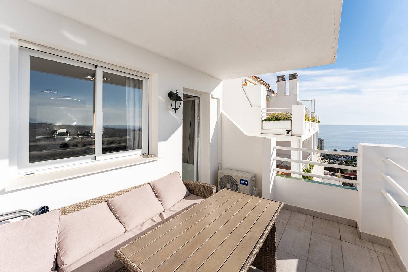 Estudio entero, Estudio 'Vista Bonita' con vistas al mar, Wi-Fi y aire acondicionado in La Cala de Mijas, Mijas