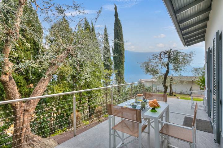 Ferienhaus für 4 Personen, mit Terrasse und Seeblick in Limone sul Garda