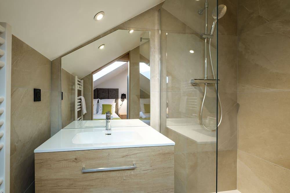 Ganze Wohnung, T3 spacieux à proximité des Thermes et du centre in Lons-le-Saunier, Jura