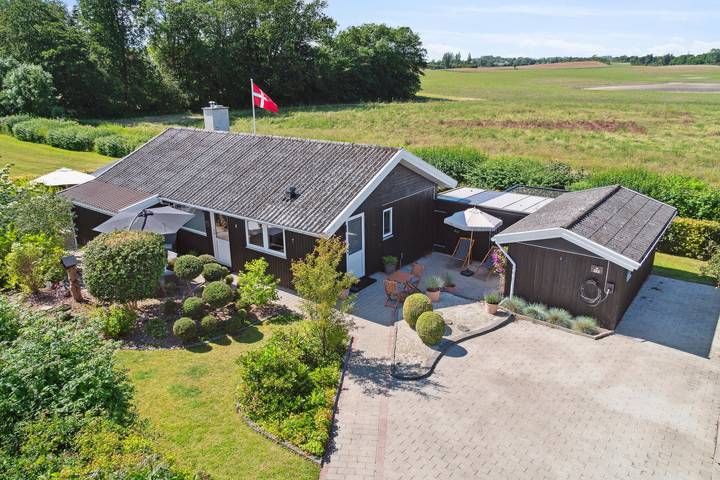 Ferienhaus für 8 Personen, mit Ausblick und Garten - 1