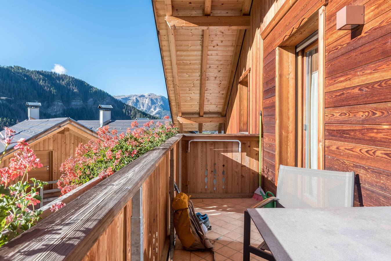 Ganze Wohnung, Ferienwohnung Ciasa Raut App Tamà mit Bergblick, Balkon und Wlan in Wengen (Italien), Dolomiti Superski