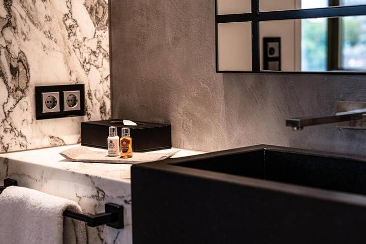 Hotel für 2 Personen, mit Terrasse und Pool sowie Ausblick und Sauna, mit Haustier in Frankfurt - 2