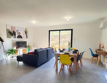 Gîte pour 6 personnes, avec jardin à Cazes-Mondenard