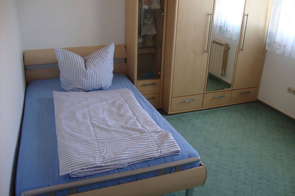 Ganze Wohnung, Gemütlich und zeitlos modern eingerichtete Ferienwohnung (70 qm) in ruhiger Lage an der romantischen Straße in Dombühl, Romantische Straße