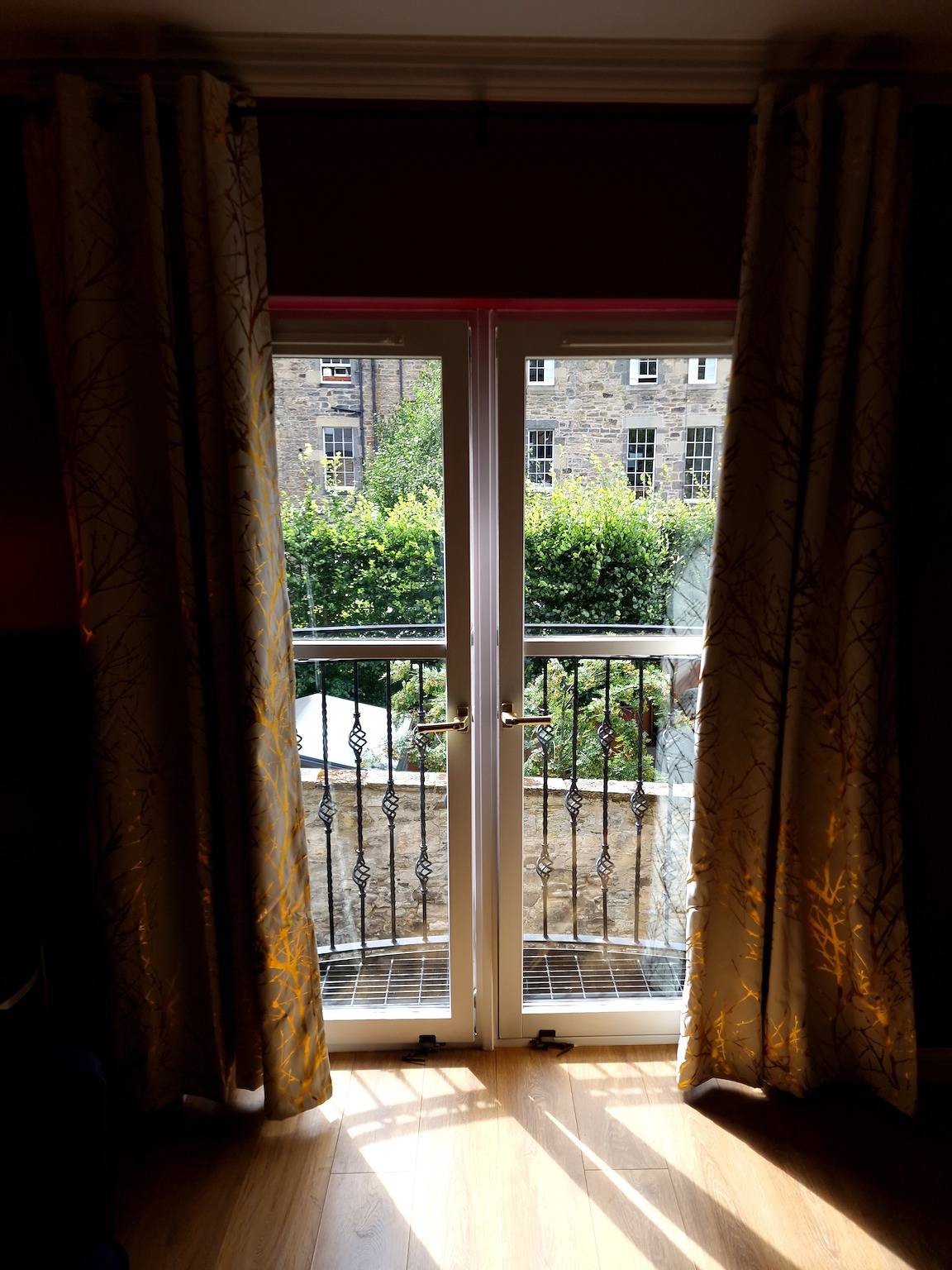 Stylish Edinburgh Townhouse, Garage & Balconies in Edinburgh, Edinburgh and Lothian