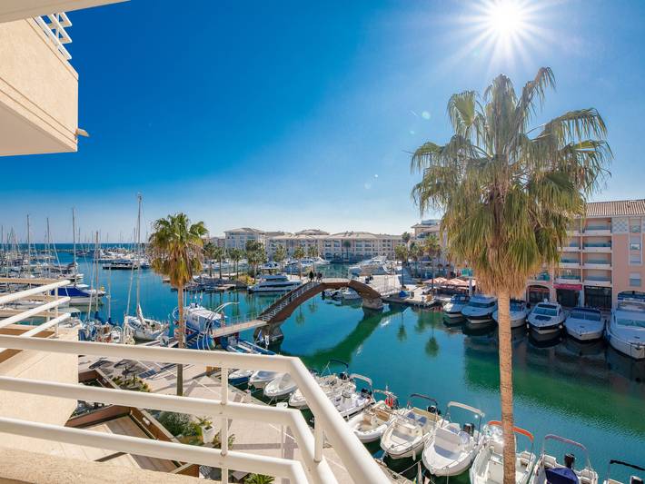 Location de vacances pour 2 personnes, avec Terrasse et Vue dans Fréjus Plage