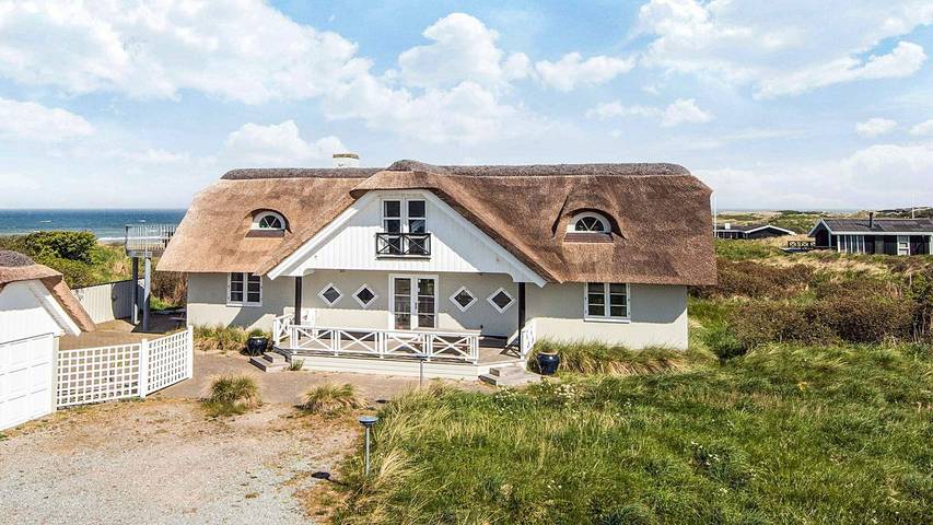 Ferienhaus für 12 Personen, mit Sauna und Terrasse sowie Pool und Ausblick, mit Haustier in Hirtshals