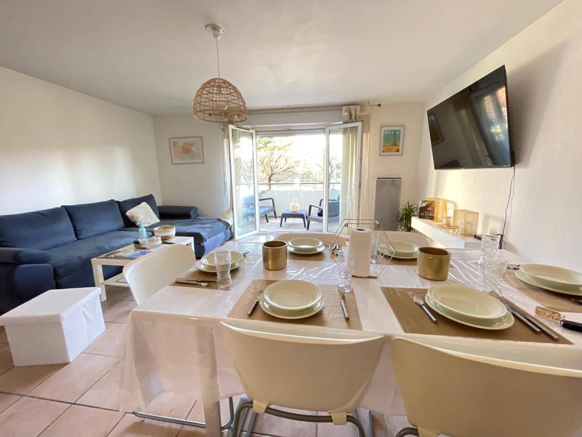 Appartement entier, Two-Bedroom Apartment in Annemasse, Région de Saint-Julien-en-Genevois