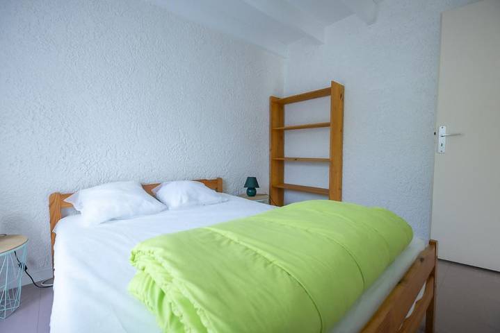 Location de vacances pour 4 personnes, avec jardin et piscine ainsi que vue et terrasse à Lestelle-Bétharram - 4