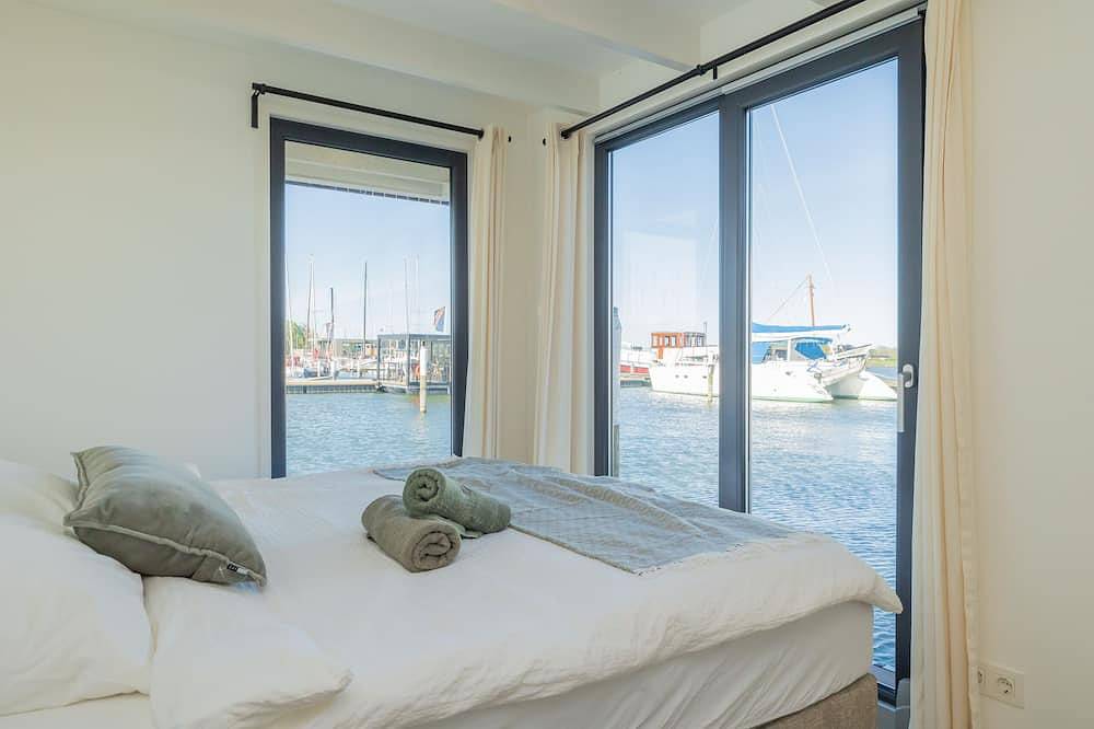 Houseboat: \"Splendid\" at Marina Monnickendam tender included in Monnickendam, Markermeer