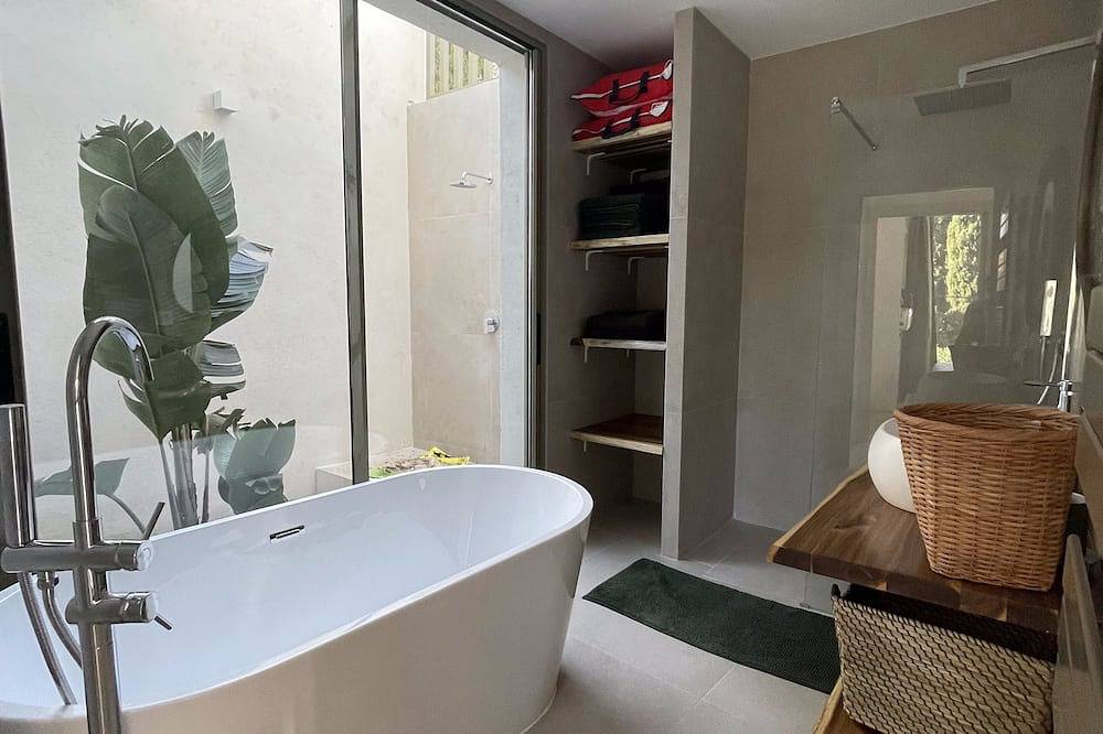 Charming little villa with jacuzzi in Cassis in Cassis, Nationalpark Calanques