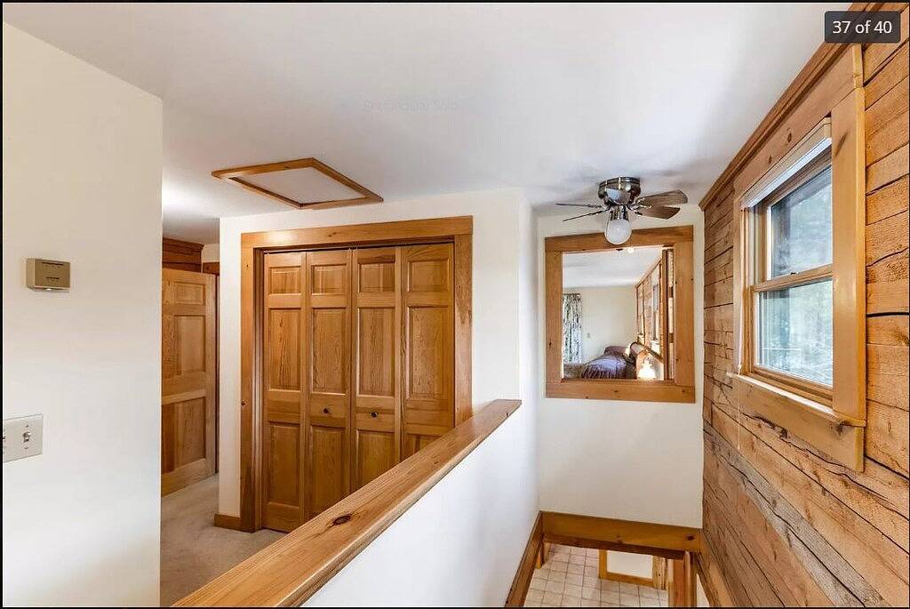 Centrally Located Custom Log House in Newbury (NH), New Hampshire