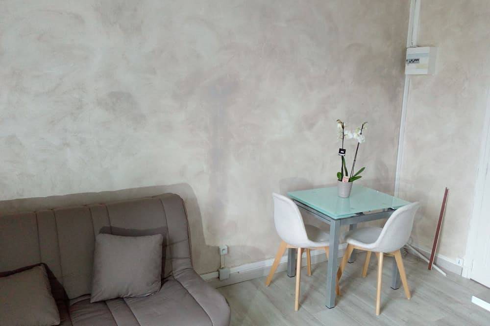 Appartement entier, Côté Plage. Studio tous neuf vue sur la mer in Veules-les-Roses, Région de Dieppe