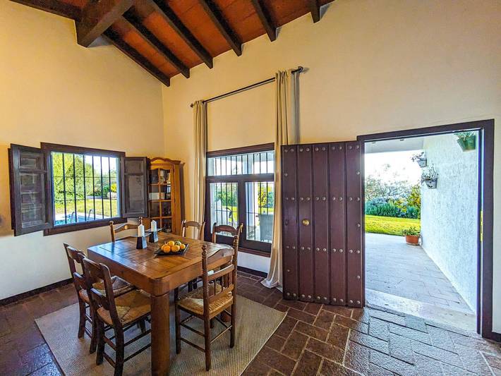 Casa rural para 4 personas, con jardín además de terraza y piscina, Se admiten mascotas en Antequera - 3