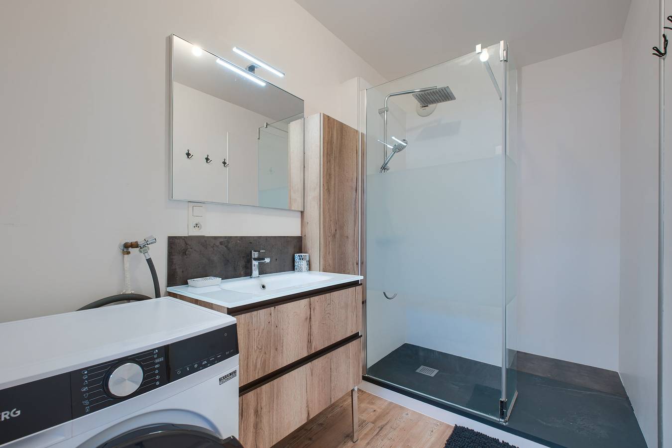 Apartamento entero, La Grange - Centre - Parking - Confort in Laval, Mayenne (desambiguación)